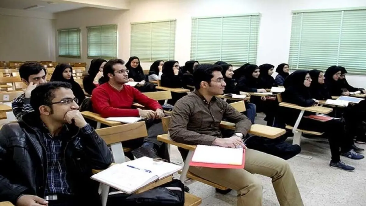 آزمون حضوری با مجوز استفاده از موبایل و هوش مصنوعی تصمیمی متناقض است/ هزینه‌های رفت‌وآمد و اسکان دانشجویان باید در تصمیمات دانشگاه دیده شود
