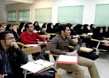 آزمون حضوری با مجوز استفاده از موبایل و هوش مصنوعی تصمیمی متناقض است/ هزینه‌های رفت‌وآمد و اسکان دانشجویان باید در تصمیمات دانشگاه دیده شود