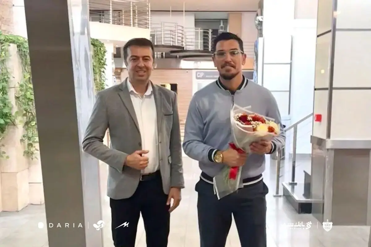 مربی جدید پرسپولیس وارد تهران شد