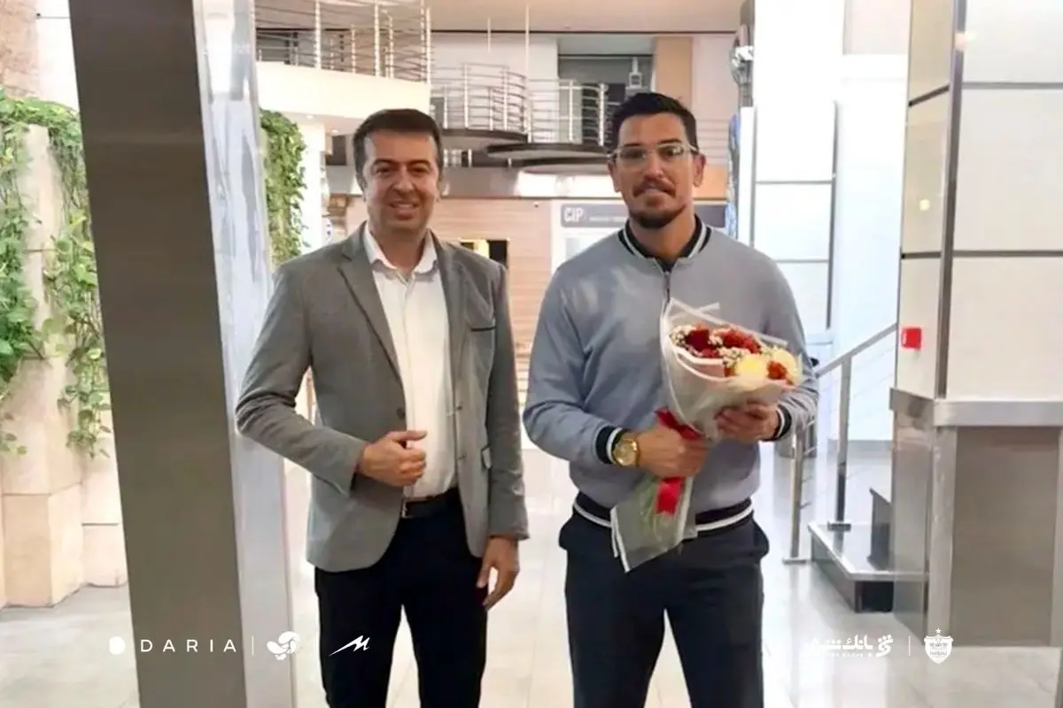 مربی جدید پرسپولیس وارد تهران شد