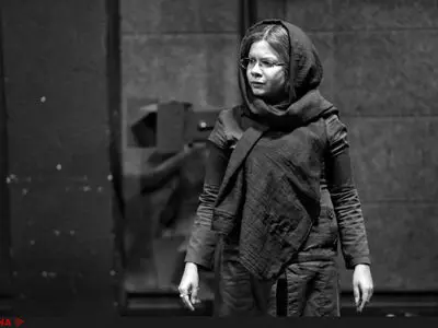 برای حفظ قیدها، دیوارهای خشونت علیه زنان بالاتر میرود