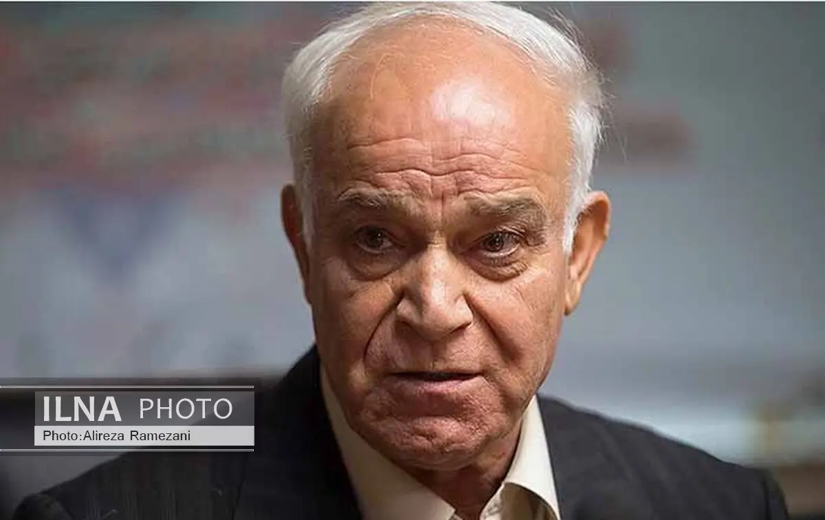 روی گل اول سپاهان لوبانف باید از دروازه خارج می‌شد/ بچه‌ها بازی را سردرگم شروع کردند