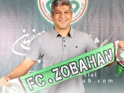 مربی ذوب آهن تمدید کرد