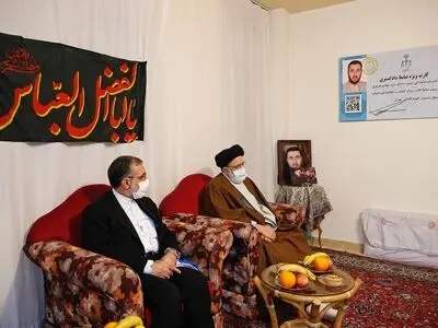 دیدار رئیسی با خانواه شهید مدافع حرم مهدی نوروزی