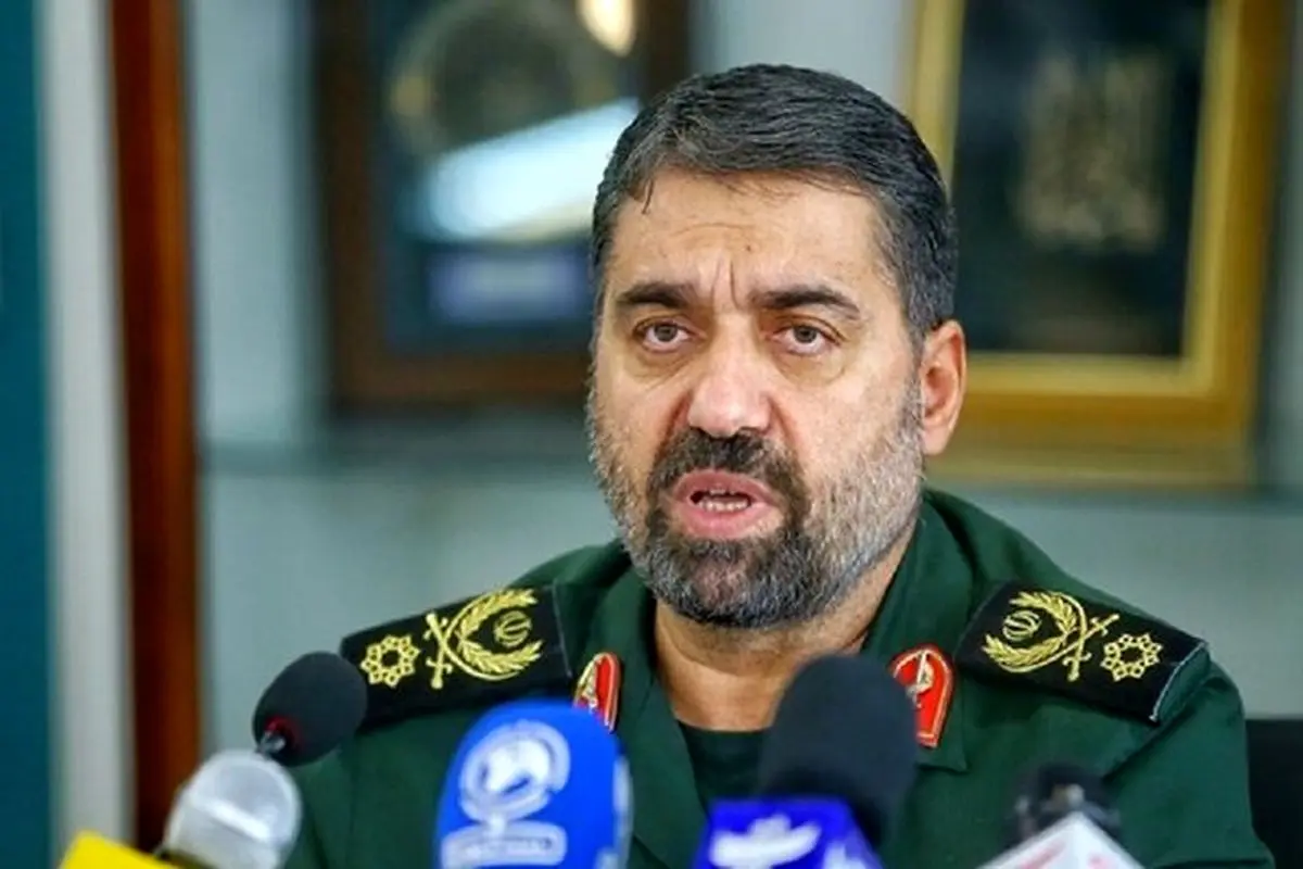 باید برای دفاع از کشور آمادگی خود را نشان دهیم