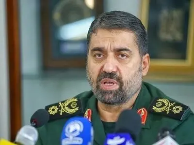 باید برای دفاع از کشور آمادگی خود را نشان دهیم