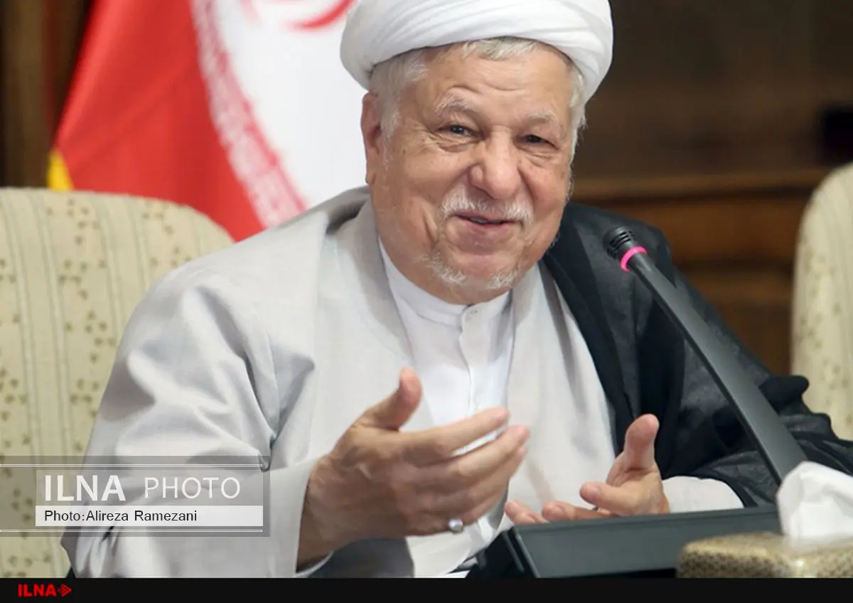 صداوسیما سیاستهایش را عوض کند/مخالف تعطیلی دانشگاهها به اسم انقلاب فرهنگی بودم