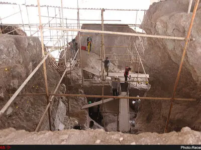 بررسی کشف محوطه مسکونی در اطراف تل تخت پاسارگاد