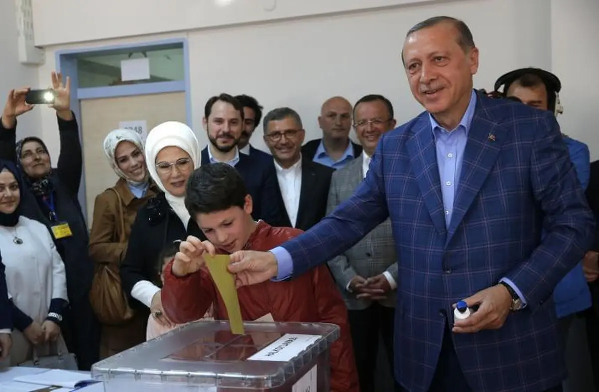 اردوغان رأی خود را به صندوق انداخت