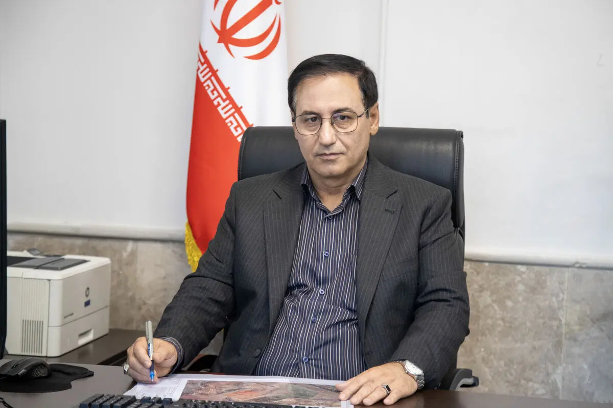 تحویل ۳۲ خودروی حمل پسماند به دهیاری‌های فارس