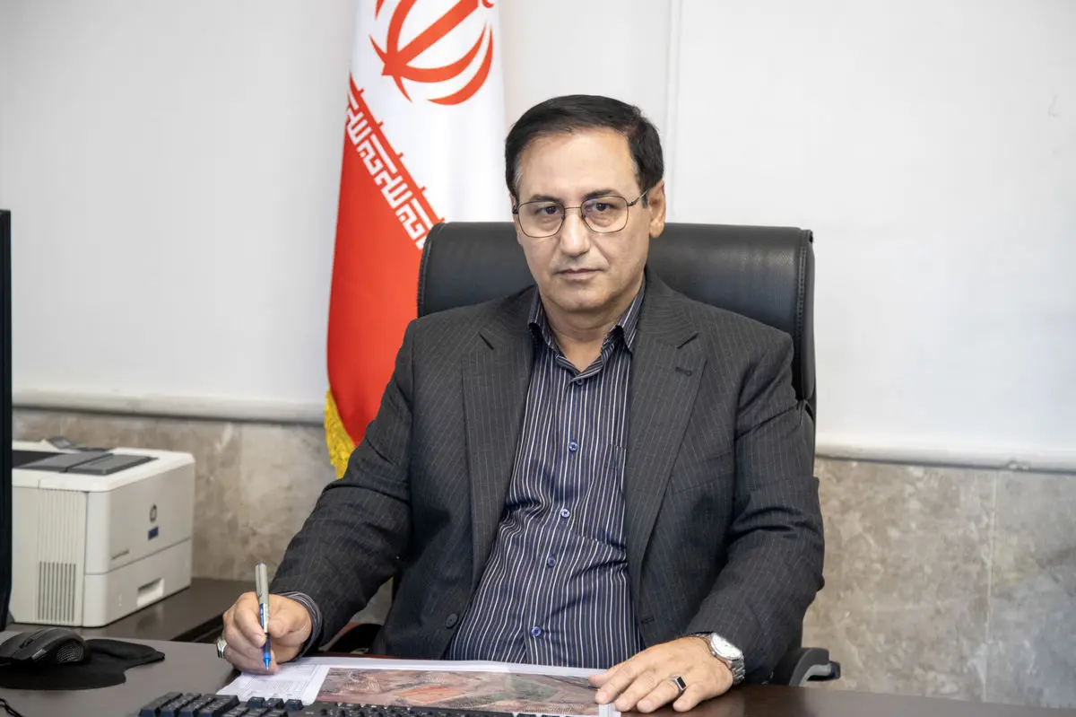 تحویل ۳۲ خودروی حمل پسماند به دهیاری‌های فارس