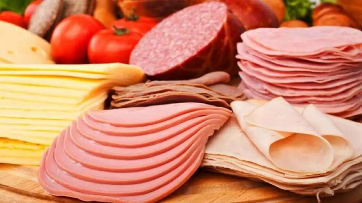 طرز تهیه کالباس خانگی لیوانی با طعم ساده و دودی 