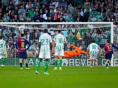 ویدیو: خلاصه بازی رئال بتیس 2-2 بارسلونا/ تیم فلیک متوقف شد