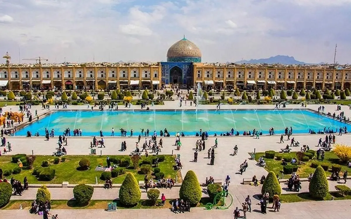 مهار سریع حریق در پشت ضلع جنوبی میدان امام(ره) اصفهان/ هیچ آسیبی به عرصه ثبتجهانی وارد نشد
