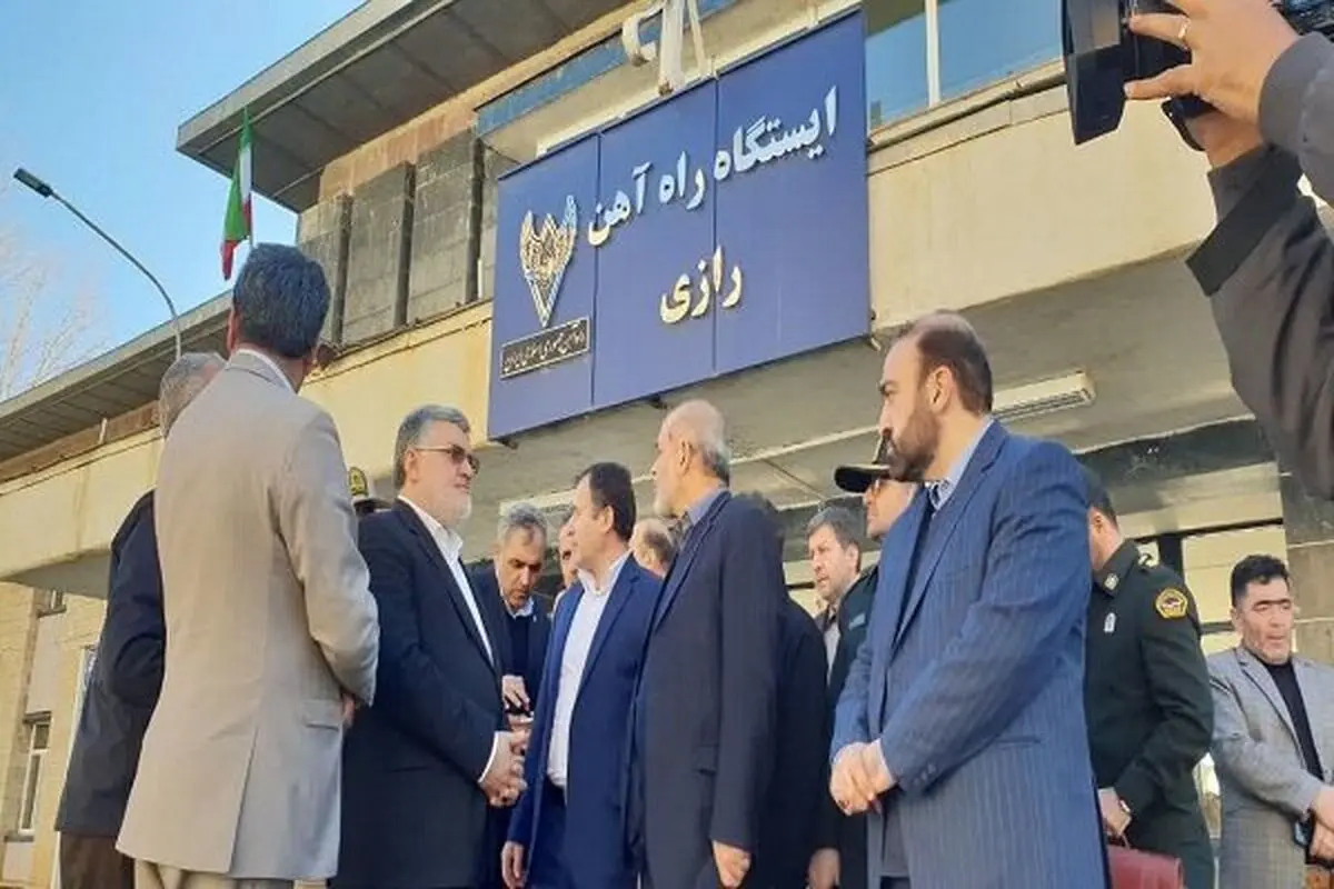 وزیر کشور از راه آهن رازی_خوی بازدید کرد