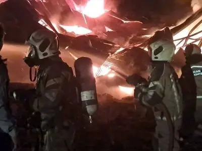 مصدومیت یک آتش‌نشان از ناحیه کمر