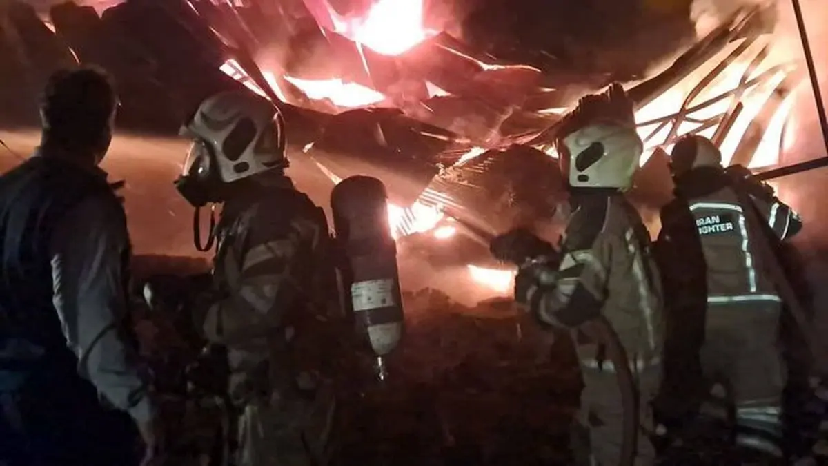 مصدومیت یک آتش‌نشان از ناحیه کمر