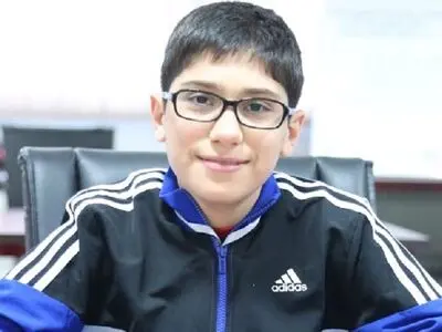 علیرضا فیروزجا در دوره آموزشی استاد بزرگ آگارد شرکت میکند