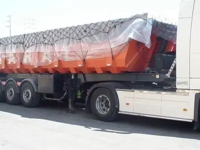 توقیف محموله ۴۰ میلیارد ریالی پارچه فاقد مجوز در لرستان