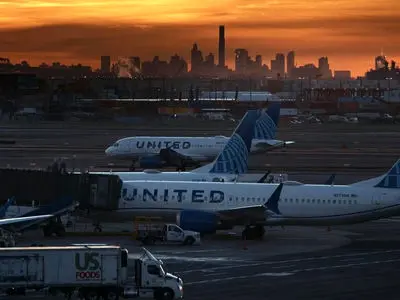 لغو بیش از ۱ هزار و ۳۰۰ پرواز در آمریکا در پی تعطیلی دولت فدرال 