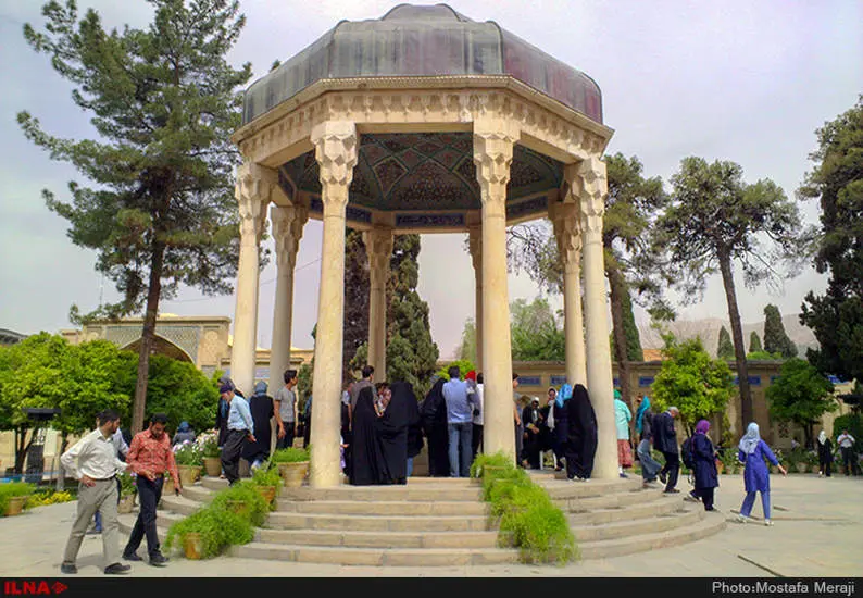 نگاهی به جاذبه های گردشگری شهر تاریخی شیراز-حافظیه