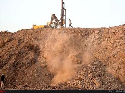 معدن سنگ آهن سنگان