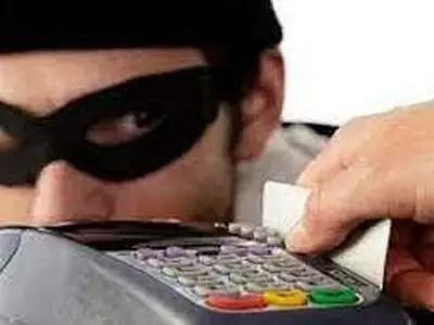 دستگیری سارق اسکیمری 1106 کارت بانکی 