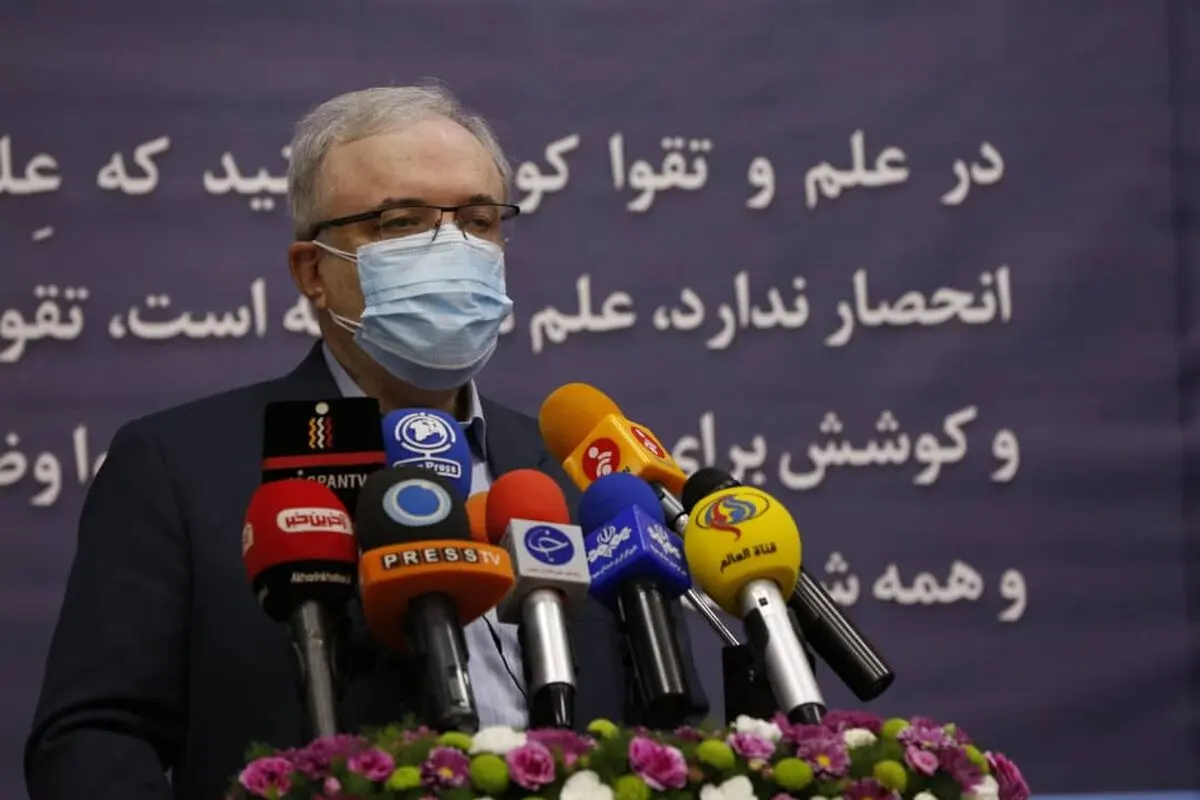 برخی فکر می‌کنند واکسن کرونا را پشت مرزها حراج کردند و ما نمی‌خریم