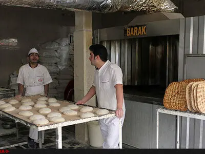 افزایشِ مزدِ نانوایان فقط با گران شدن نان محقق می‌شود!/صحبتی از آمدن پای میز مذاکره نیست 