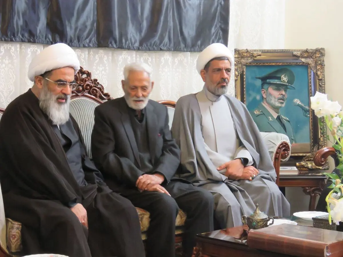 شهید سپهبد موسوی در زمان عمر پربرکتش برای کشور مایه افتخار بود