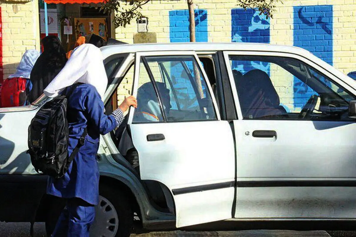  وظیفه شهرداری ارائه مجوز به شرکت‌ها و رانندگان سرویس مدرسه است نه تأمین خودرو