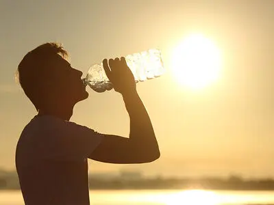 با ۶ راهکار بی‌نظیر خودتان را در برابر گرما ایمن کنید