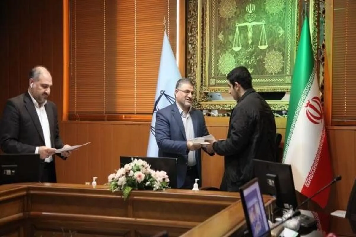 هیچ کسی نمی تواند به ایران نگاه چپ کند