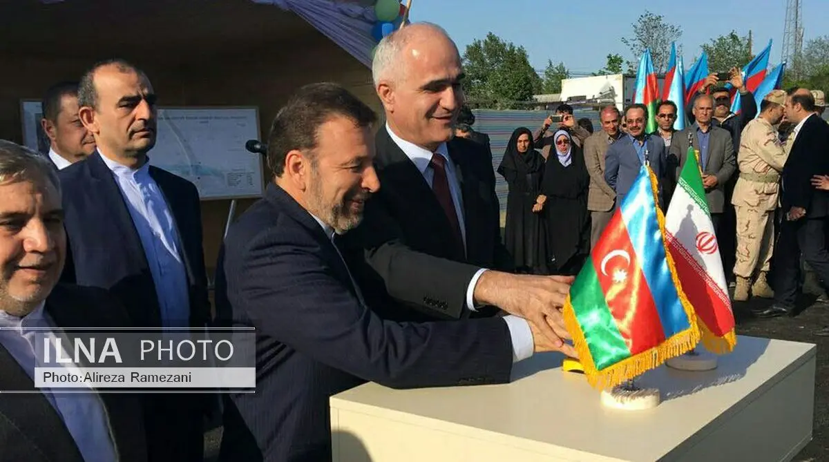  دیدار واعظی با وزیر اقتصاد آذربایجان/ پروژه احداث پل ریلی بین دو کشور آغاز شد 