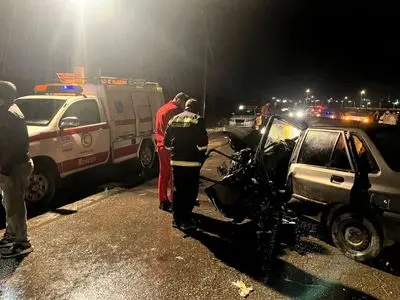 جان‌باختن یک نفر در برخورد دو خودرو در کلاله/ ۴ مصدوم نجات یافتند