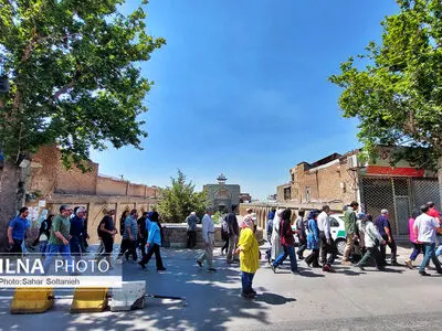 قزوین‌گردی عالی‌قاپویی‌ها