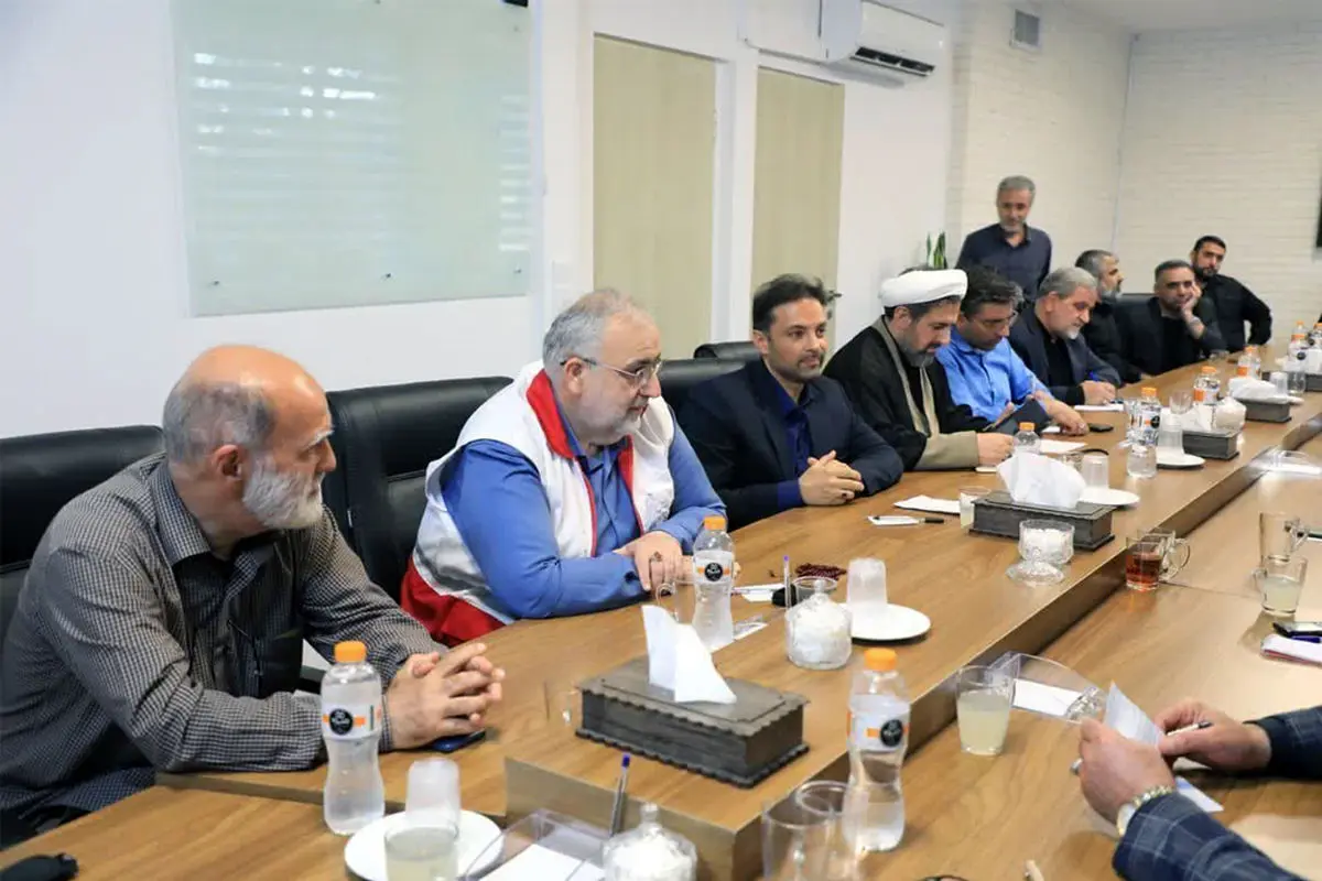 تجمیع ظرفیت نهادهای انقلابی در حمایت از رزمندگان و دفاع مقدس