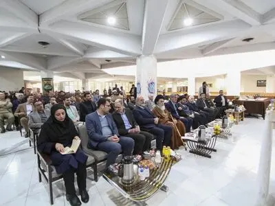 تابلوهای نقاشی سهراب سپهری و ناصر اویسی در میان آثار موزه 