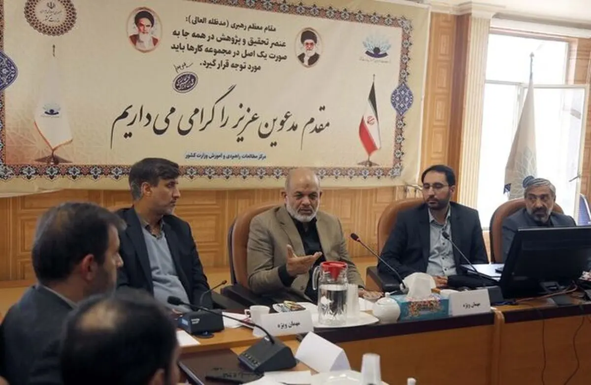 وزیر کشور: نظام اداری محل تحرکات سیاسی نیست
