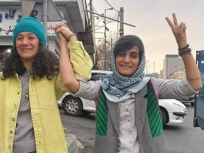 الهه محمدی و نیلوفر حامدی با قید وثیقه آزادند/ درخواست آنها با نظر موافق به کمیسیون عفو مرکزی ارسال شده است