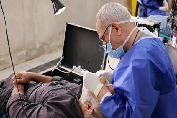 با مشار‌کت سازمان منطقه آزاد اروند صورت گرفت؛ برپایی اردوی جهادی دندانپزشکی در مینوشهر