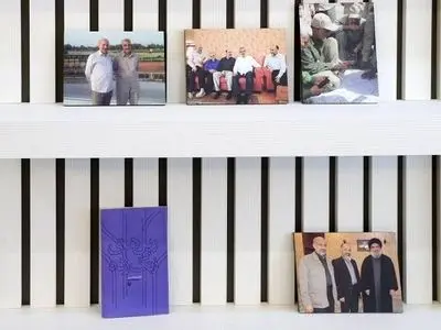 حضور تعدادی از نویسندگان در منزل شهیدان میر