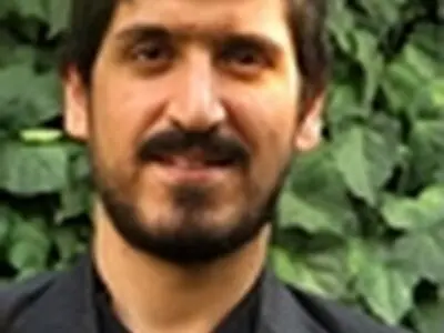 جلوگیری از حضور دستیارجوان مشاورارشد رییس جمهور در برنامه زنده تلویزیونی
