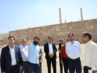 آماده‌سازی مجموعه جهانی تخت جمشید برای اجرای کنسرت موسیقی