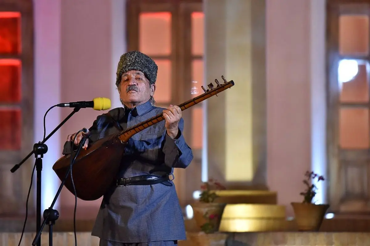 مسدود شدن اینستاگرام جشنواره به دلیل حضور شرکت‌کنندگان بر مزار سردار سلیمانی/ اجرای خاطره‌انگیز عاشیق حسن اسکندری