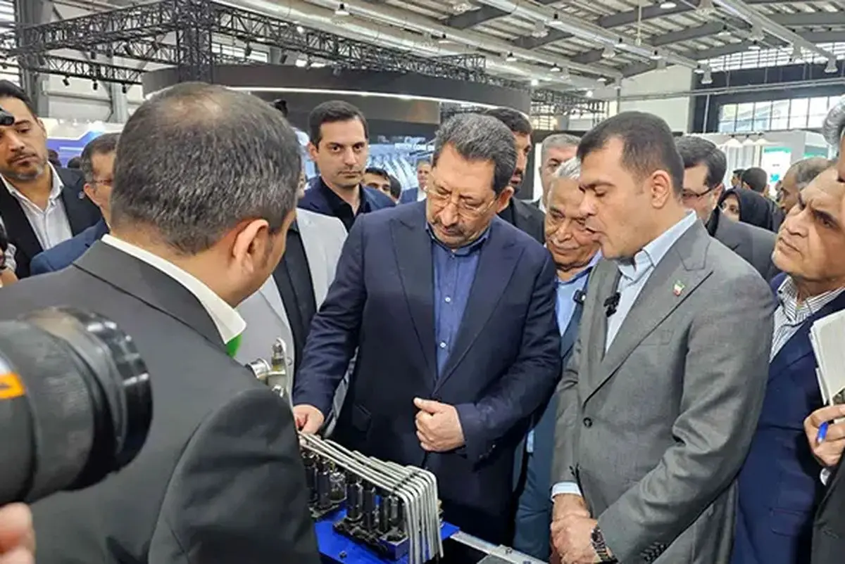 بازدید وزیر صمت و معاون علمی رئیس‌جمهور از دستاورد بومی‌سازی گهرزمین در نمایشگاه «فرایران»  