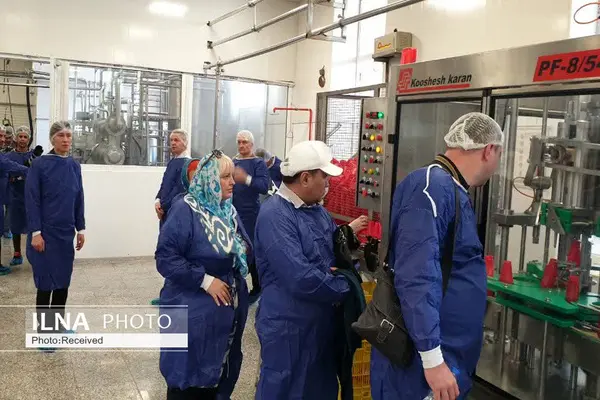 بازدید بازرگانان قزاقستان از واحد تولیدی بیدستان قزوین