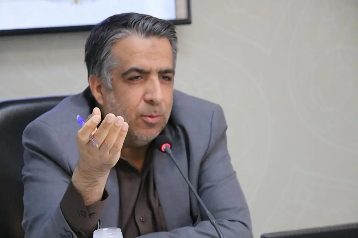 تسهیل صدور مجوزها و تکریم اصحاب فرهنگ، هنر و رسانه 