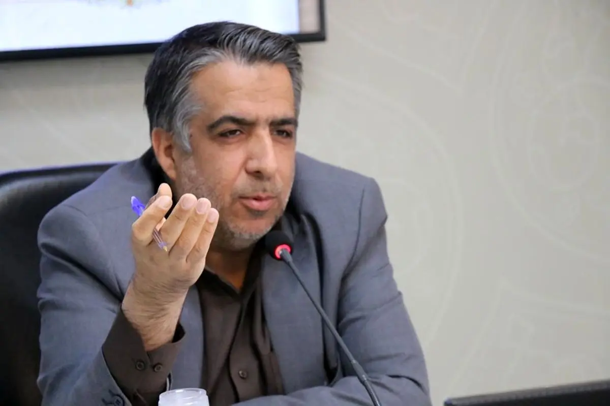 تسهیل صدور مجوزها و تکریم اصحاب فرهنگ، هنر و رسانه 