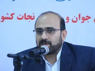 ظرفیت مینی‌بوس کاندیداهای اصولگرا تکمیل شده است/ پدربزرگ‌های اصولگرایی هنوز اصرار دارند مناسبات خشک ۵۰ سال گذشته را زنده نگه‌دارند/ شکاف میان اصولگرایان سنتی و نواصولگراها هر روز بیشتر می‌شود
